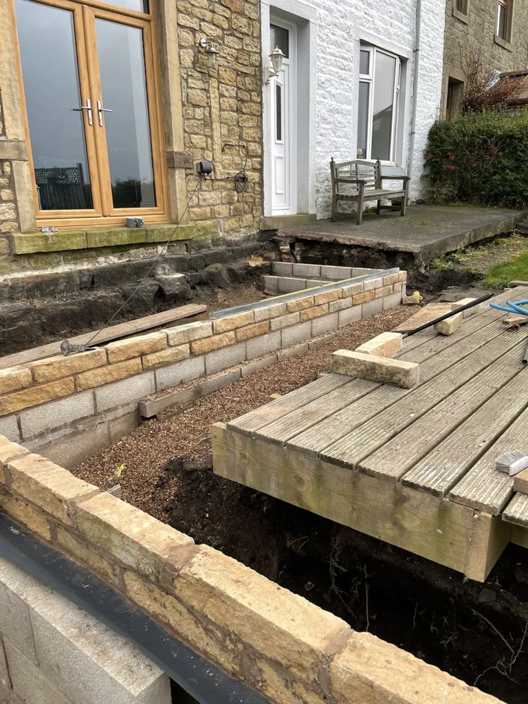 Stone Masonry Wall Construction with Circular Window Openings